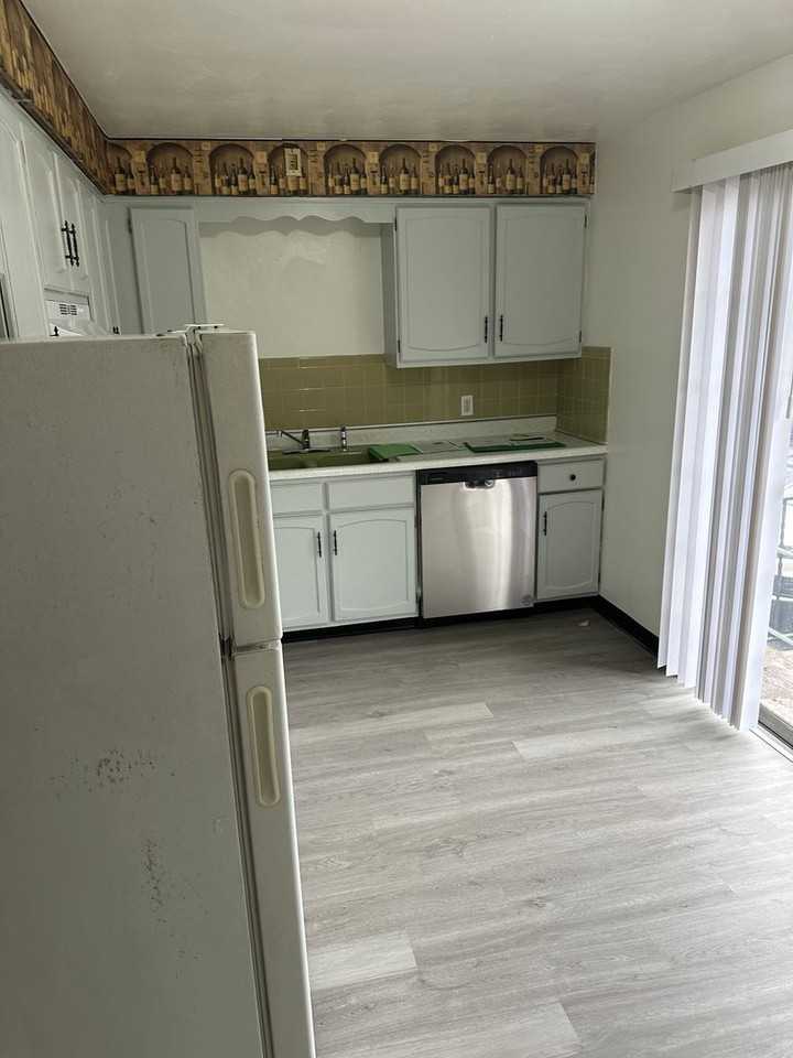 Southern Blvd. Apartments - Photo 4 of 20
