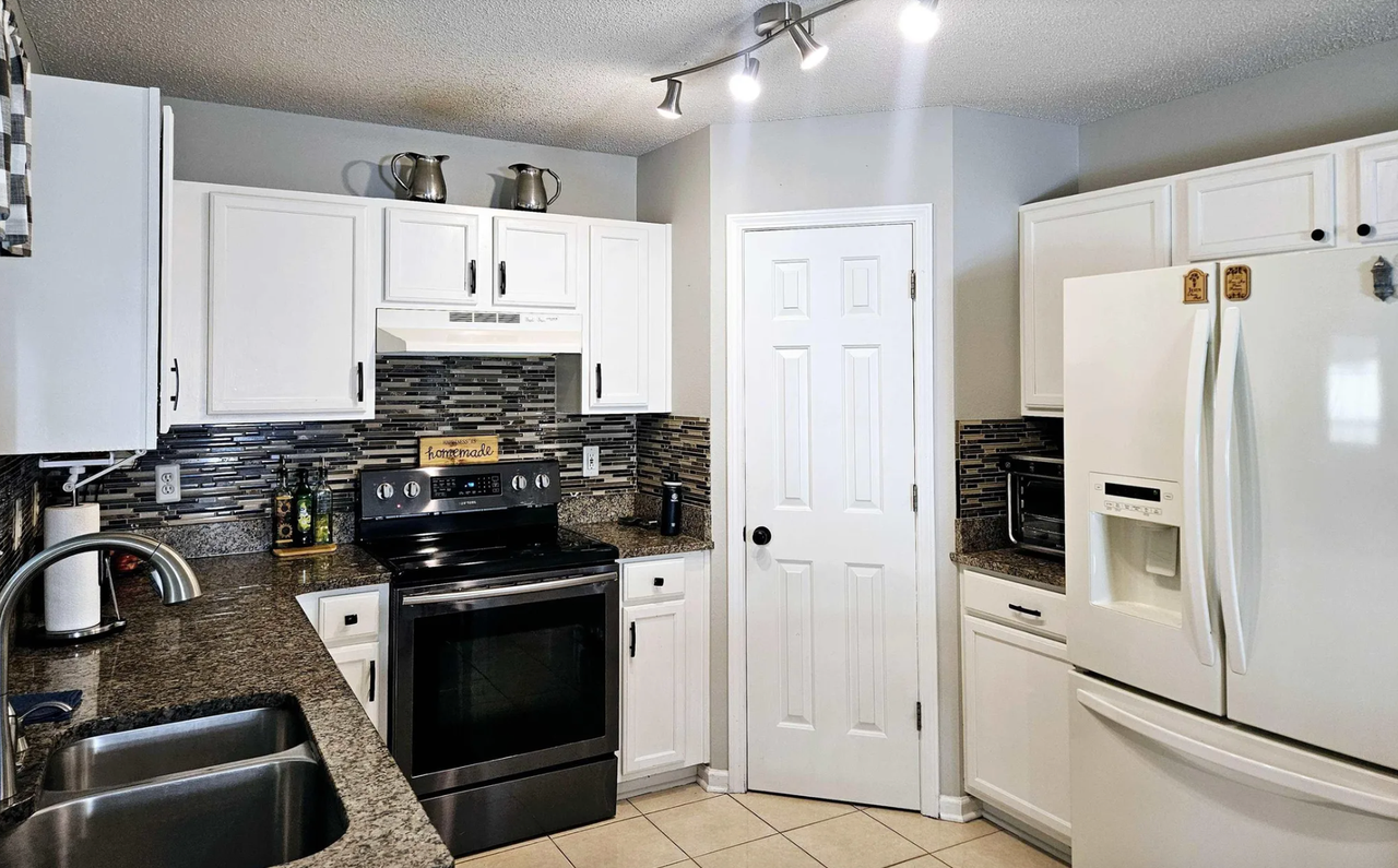 15 Ridgecrest Ct - Photo 6 of 26