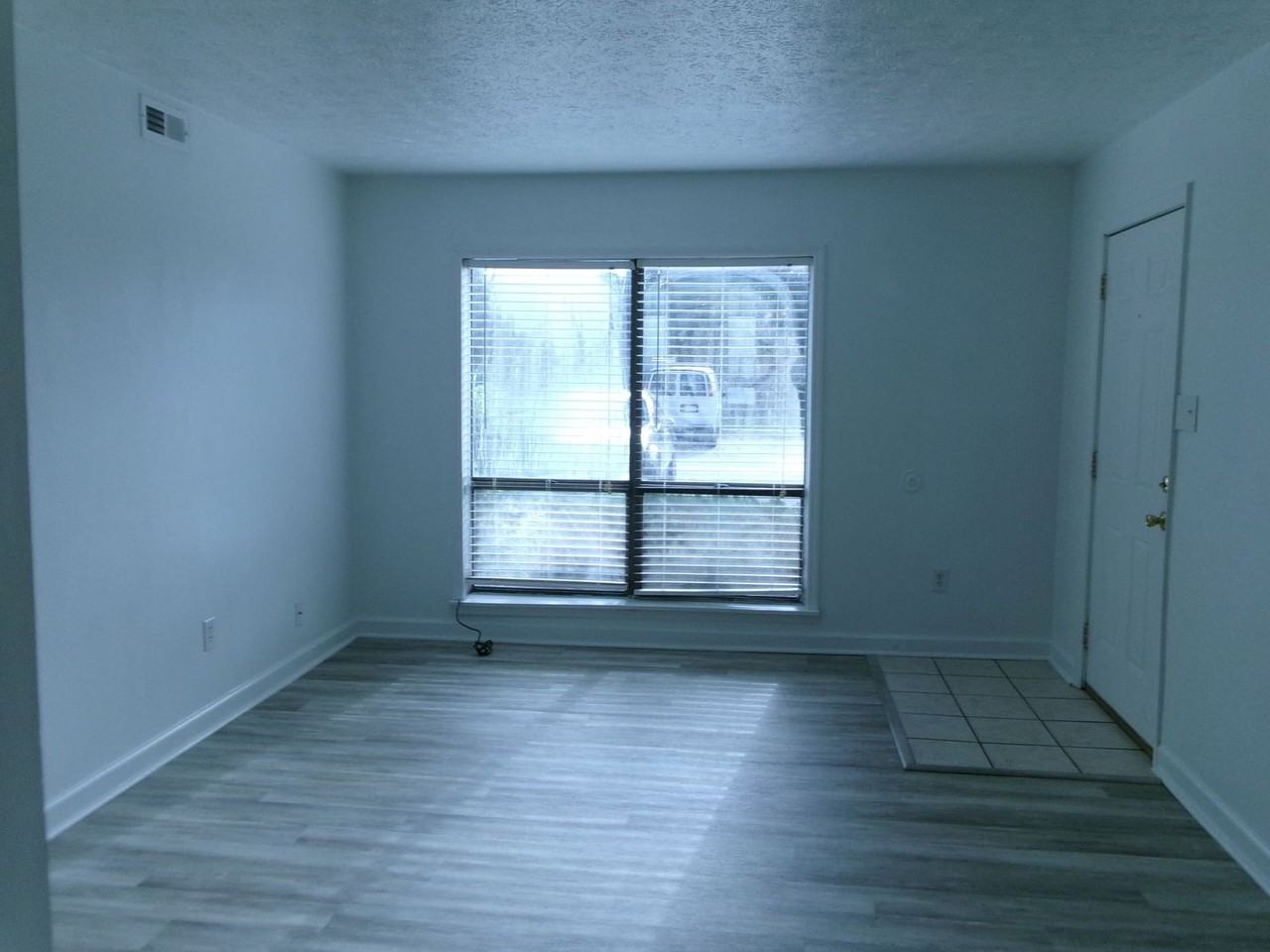 615 Carter Ln #D2 - Photo 2 of 18