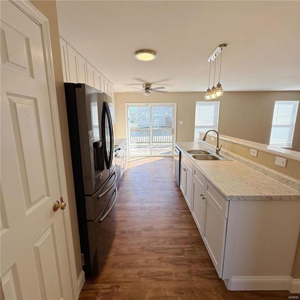 43 Edenshire Ct #76B - Photo 7 of 12