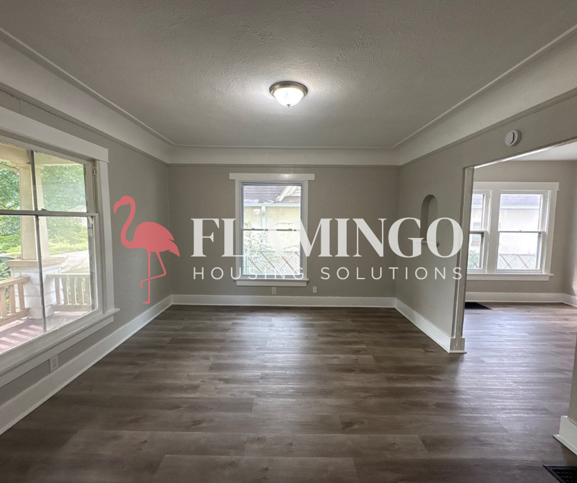 213 Westwood Ave - Photo 2 of 16