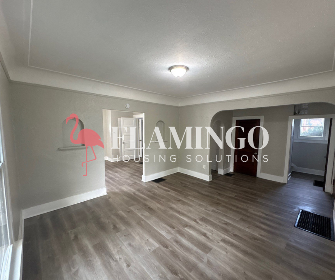 213 Westwood Ave - Photo 3 of 16