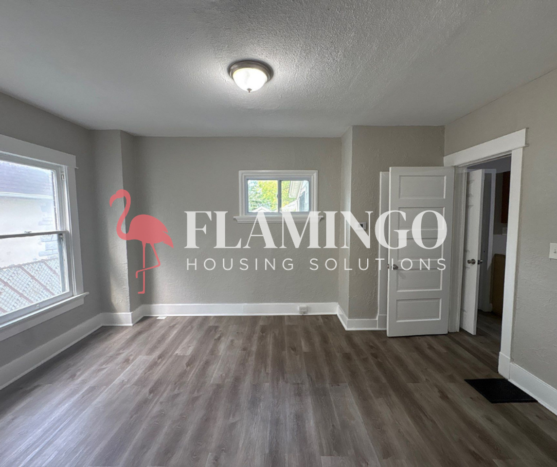 213 Westwood Ave - Photo 4 of 16