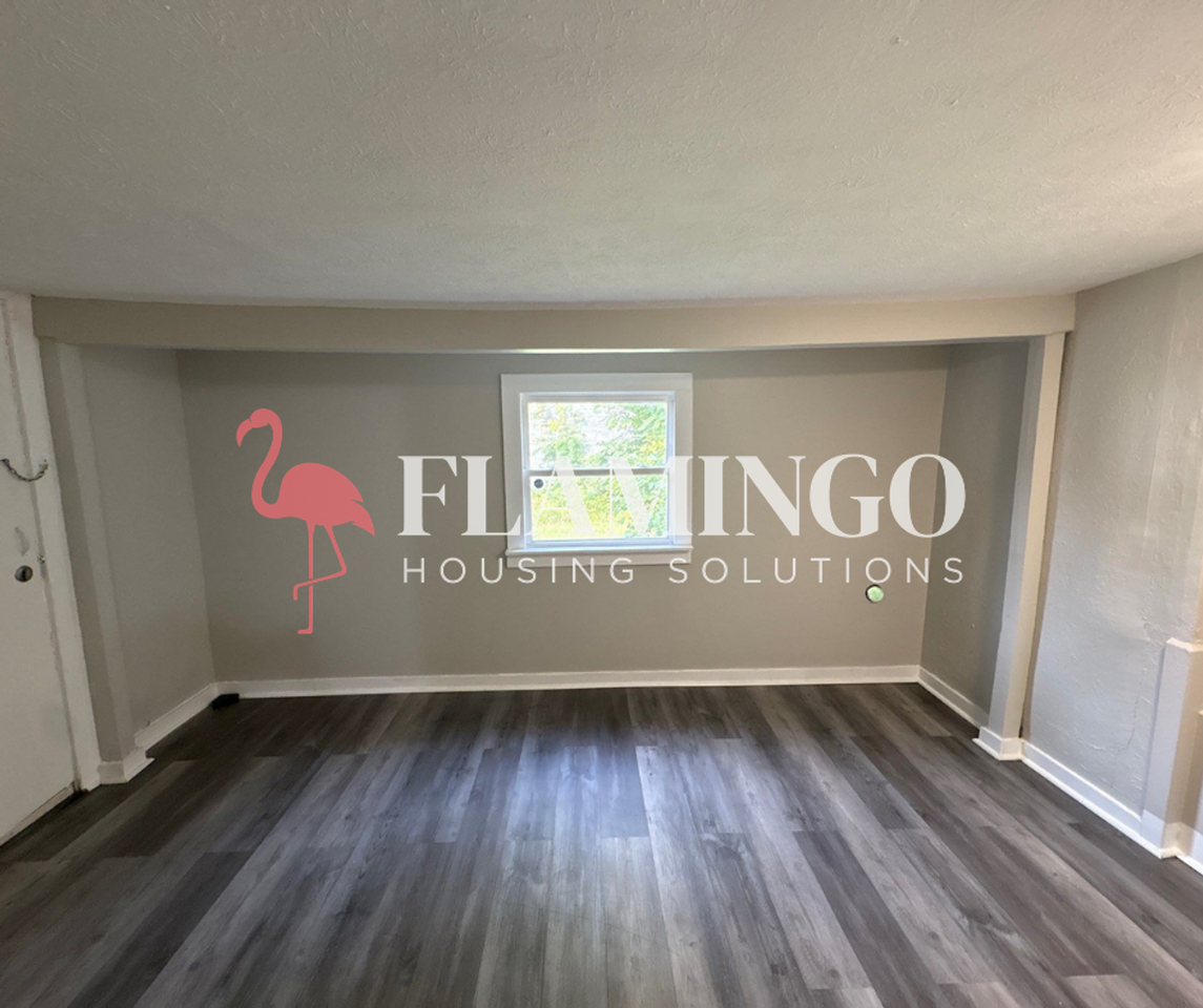 213 Westwood Ave - Photo 5 of 16