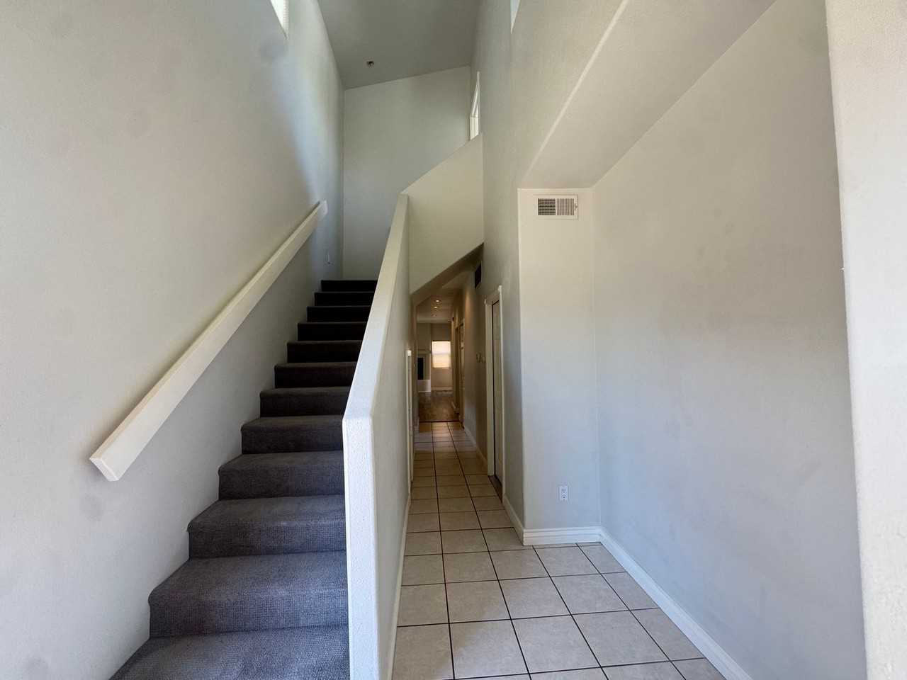 1005 15th St Nw - Photo 2 of 18