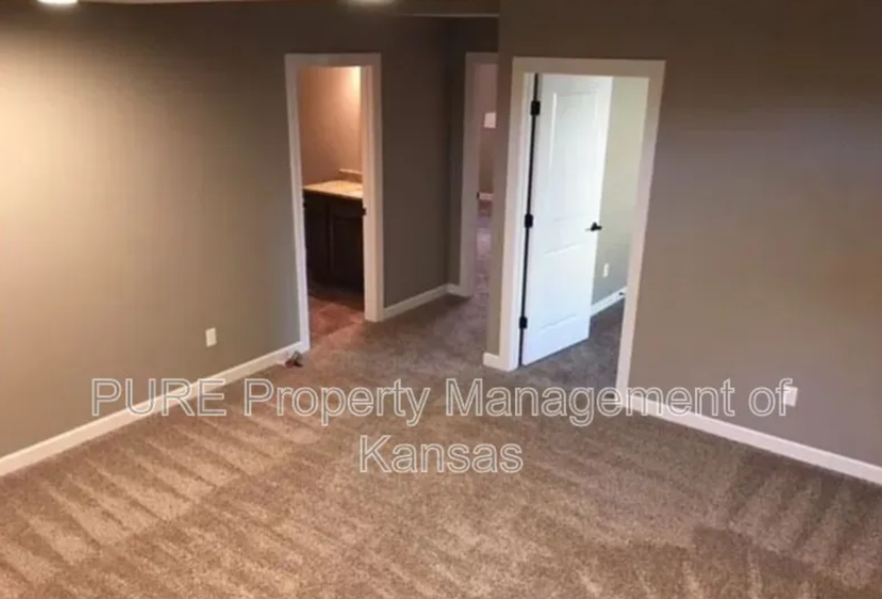 4425 Se Gemstone Ln - Photo 4 of 7