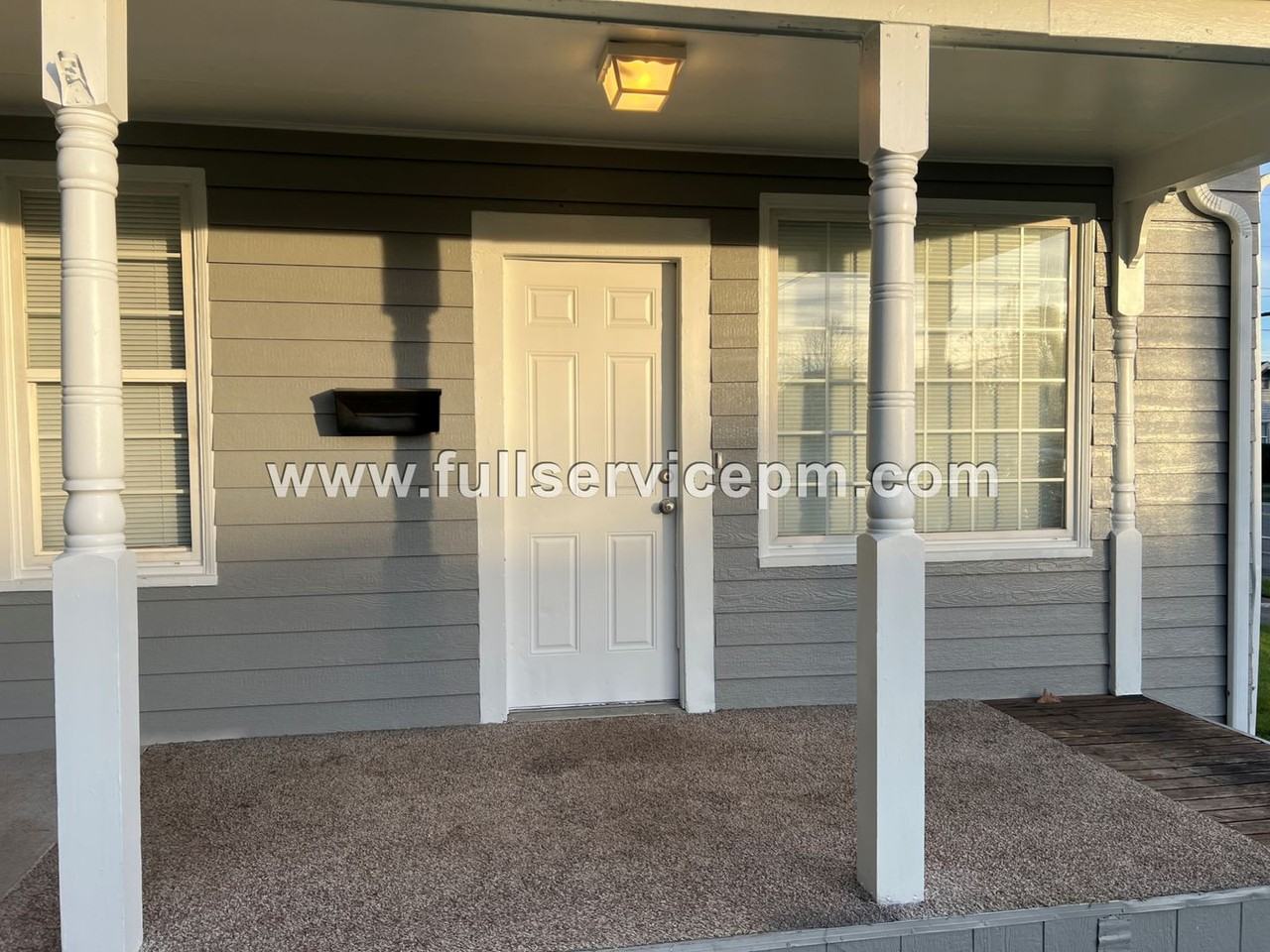 1831 Rainier Ave - Photo 2 of 37