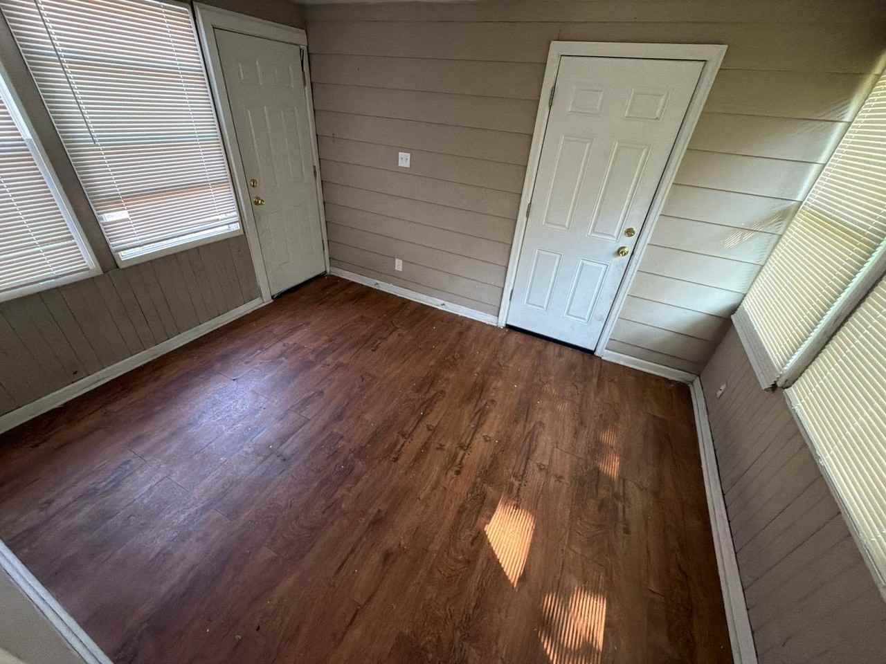 12129 Aragon Ave - Photo 5 of 15