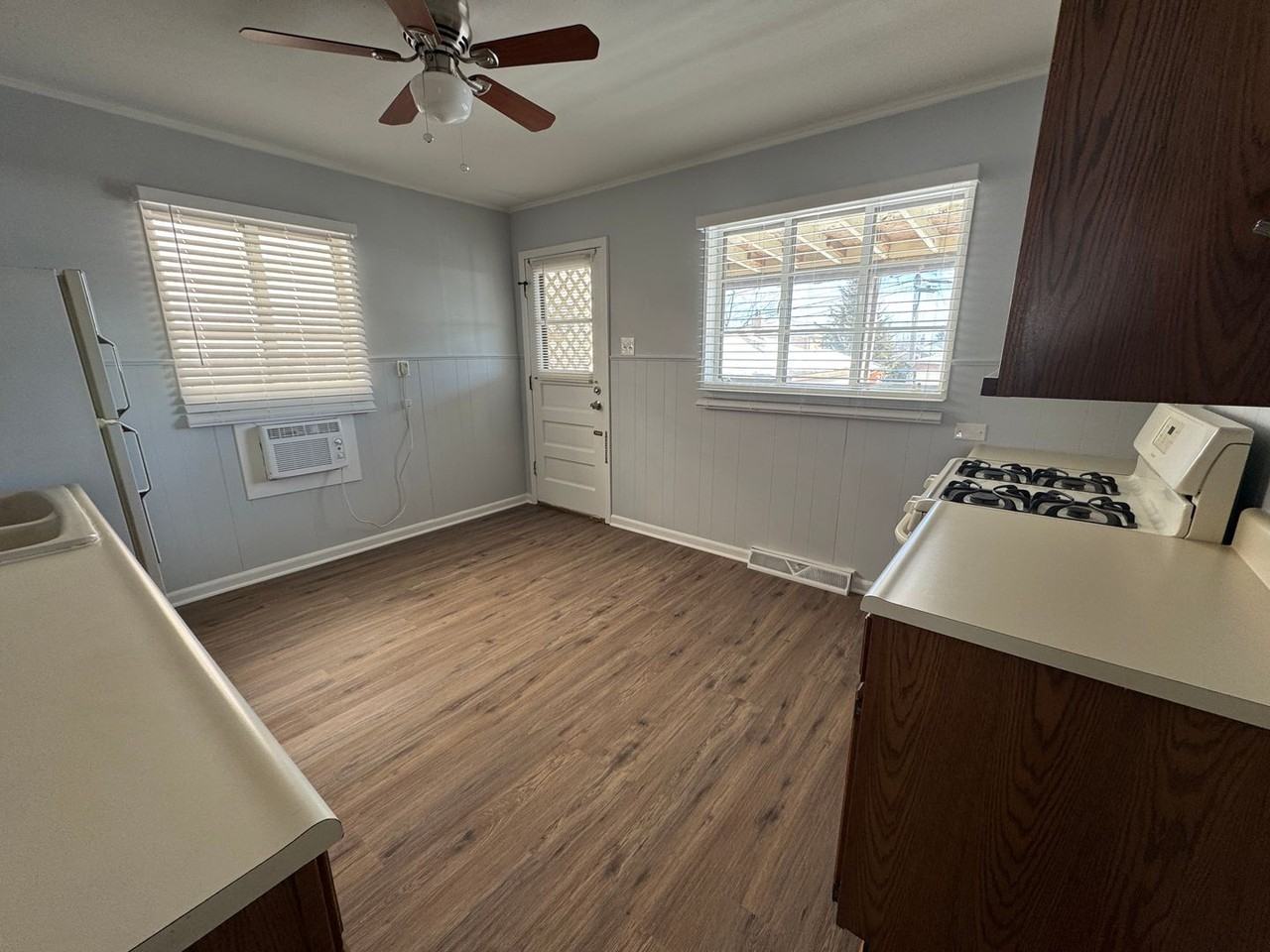 4429 N Neenah Ave - Photo 6 of 16
