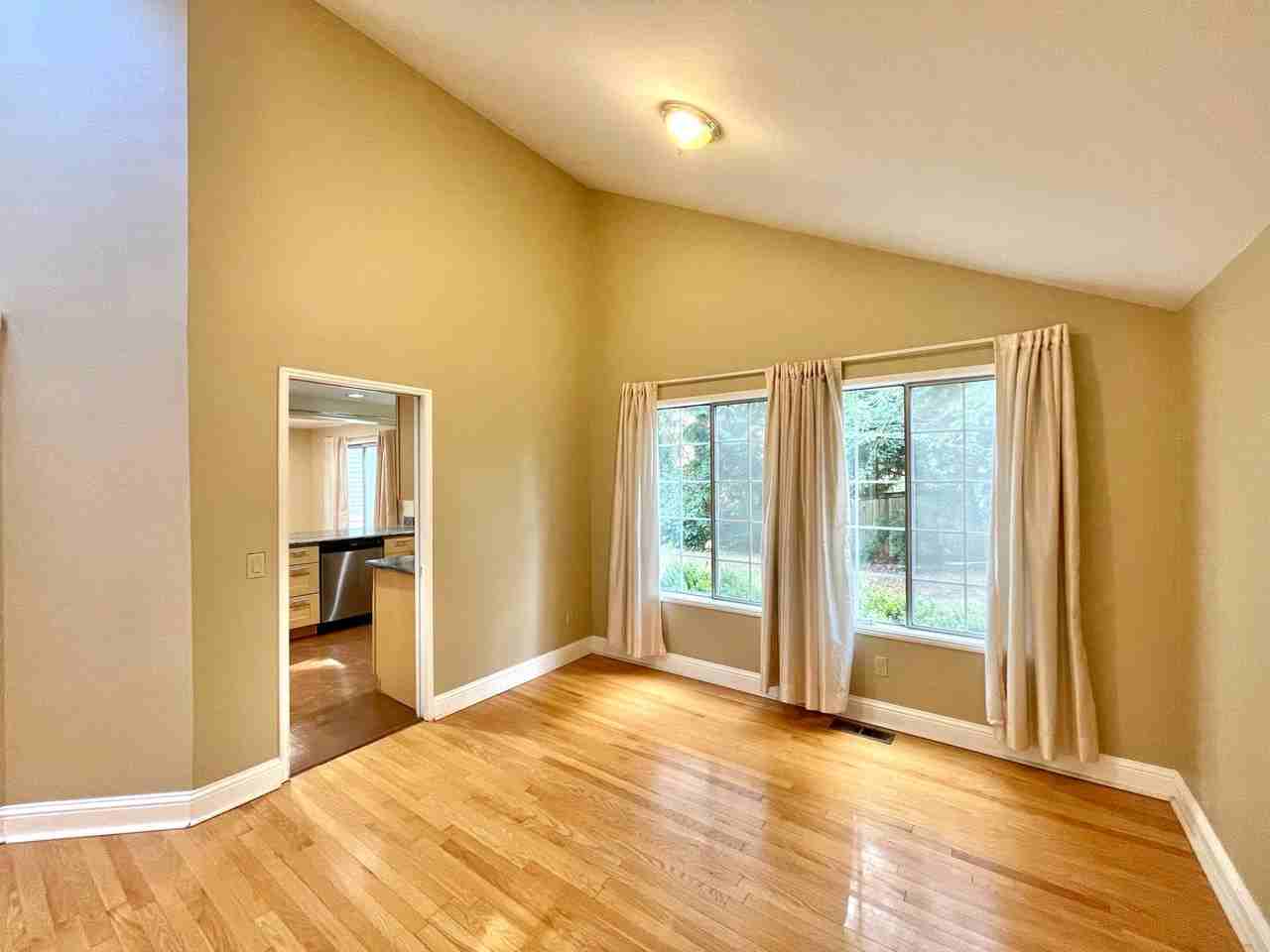 24309 Se 42nd St - Photo 5 of 23