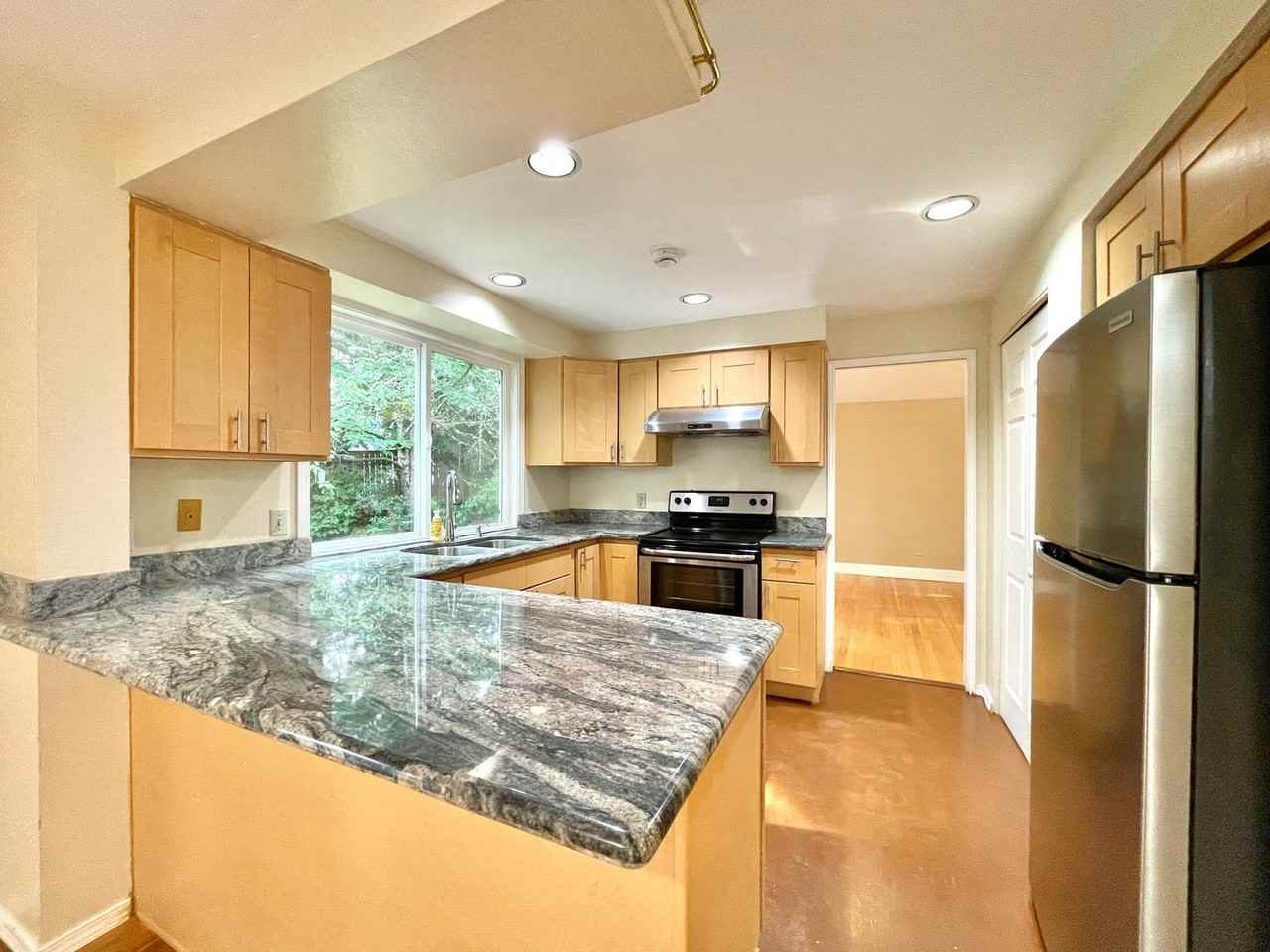 24309 Se 42nd St - Photo 7 of 23