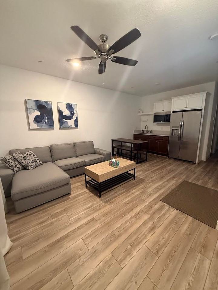 3741 N Summers Ct #B - Photo 2 of 5