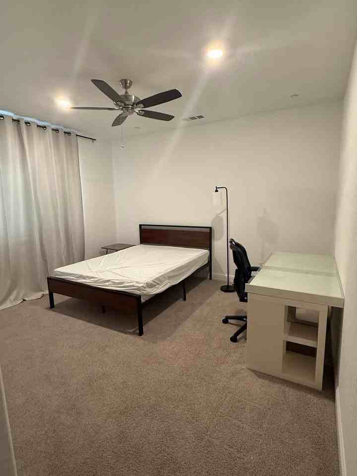 3741 N Summers Ct #B - Photo 3 of 5
