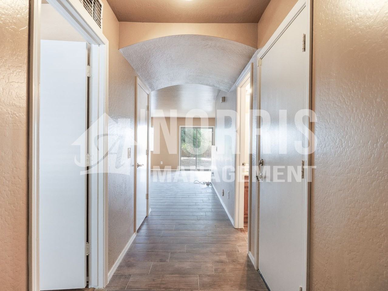 2143 W Broadway Ave - Photo 5 of 42