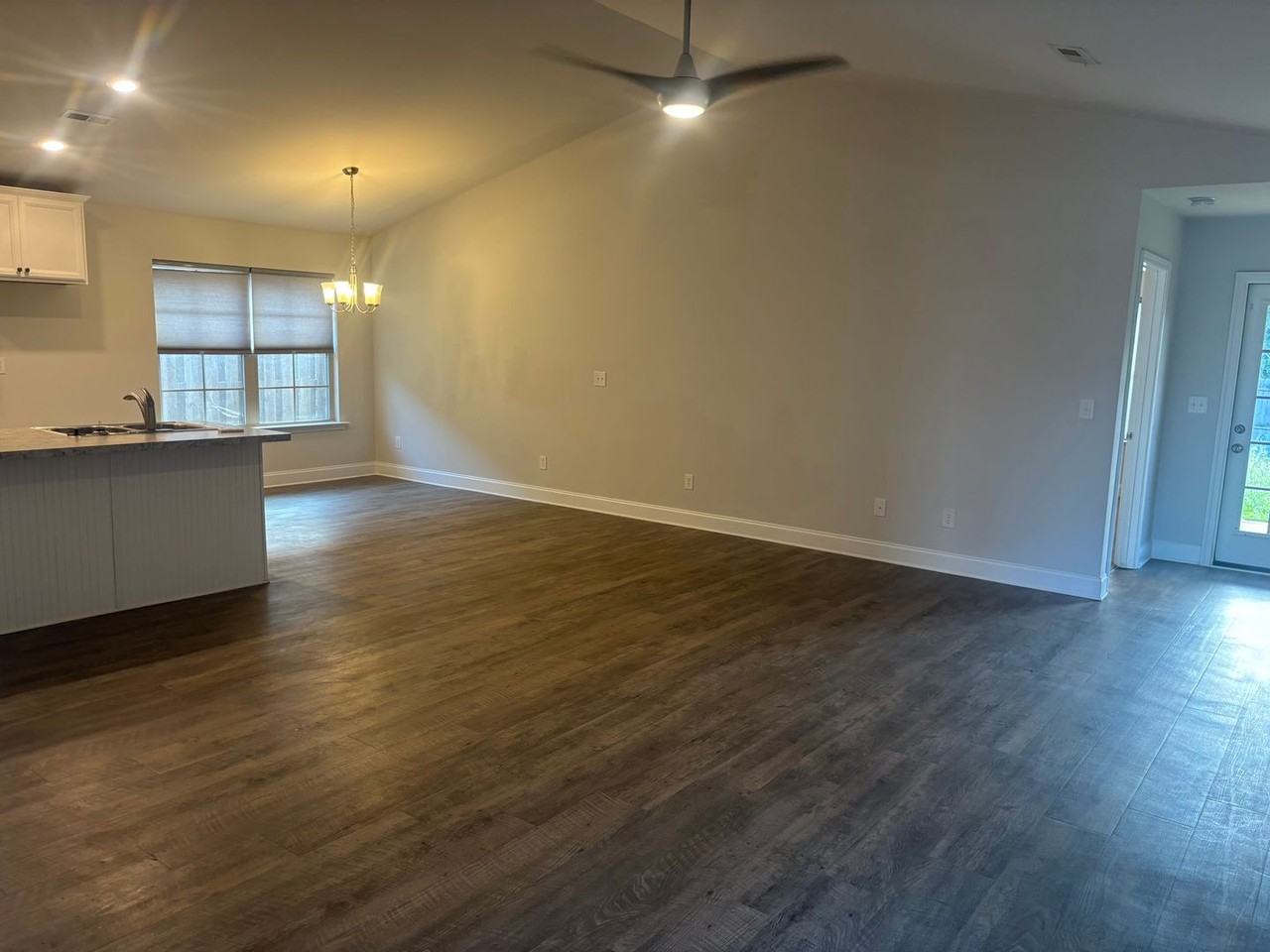 135 Brooklawn Dr - Photo 2 of 10