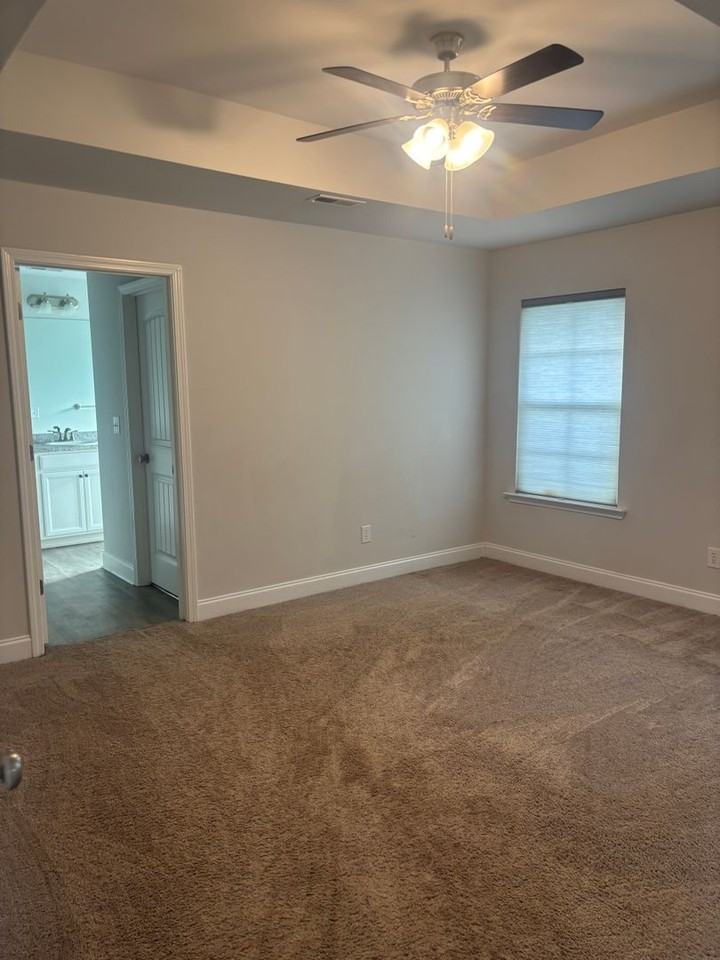 135 Brooklawn Dr - Photo 4 of 10