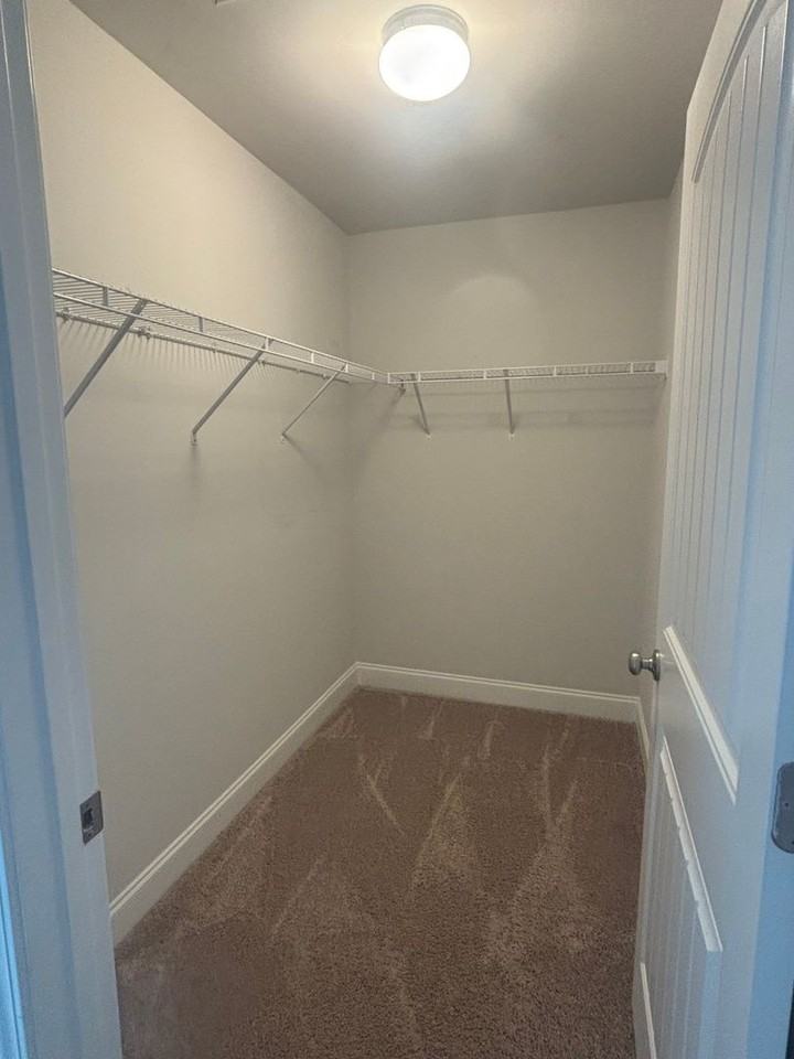 135 Brooklawn Dr - Photo 5 of 10