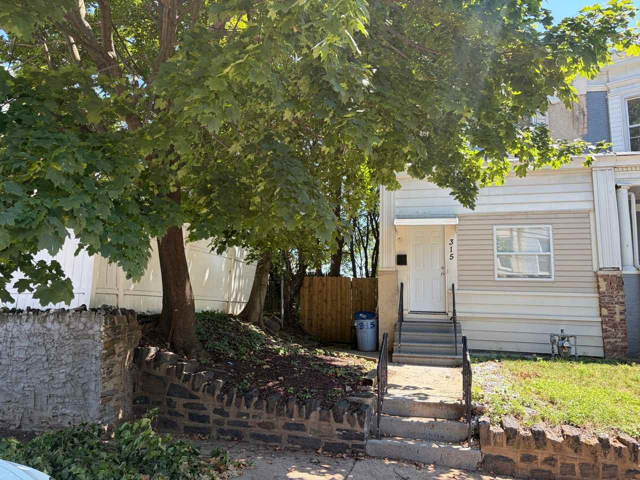 315 S 6th St - Photo 2 of 32