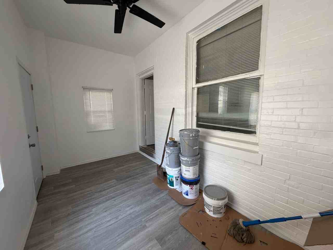 315 S 6th St - Photo 3 of 32