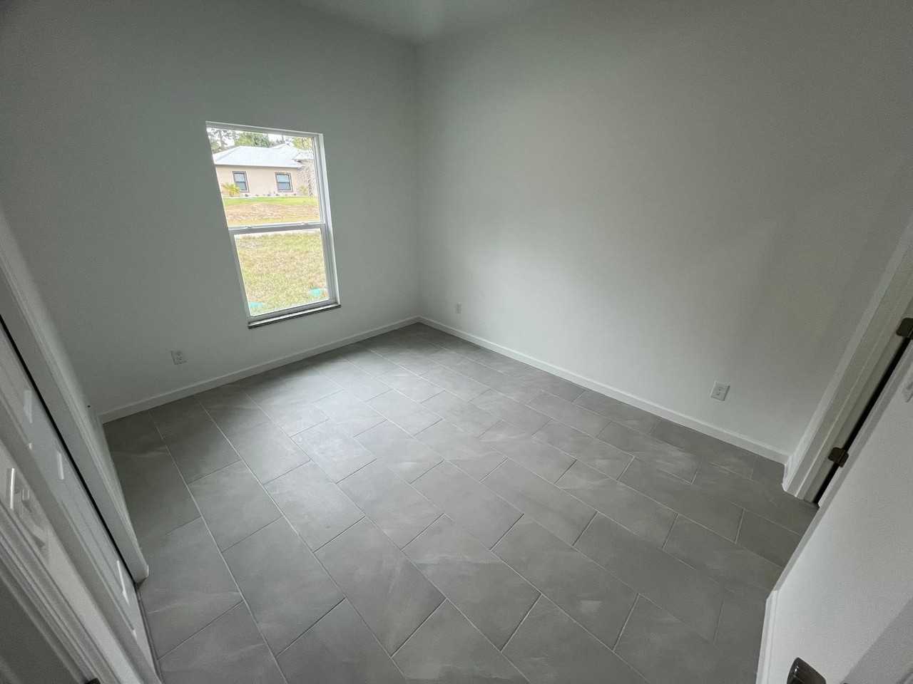 206 Hagan Ave S - Photo 6 of 10