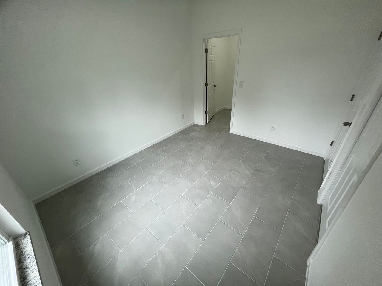 206 Hagan Ave S - Photo 7 of 10