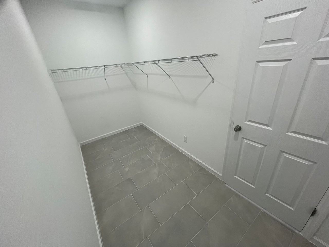 206 Hagan Ave S - Photo 7 of 10