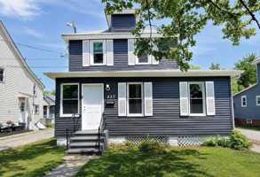 featured image of 437 W Broad St