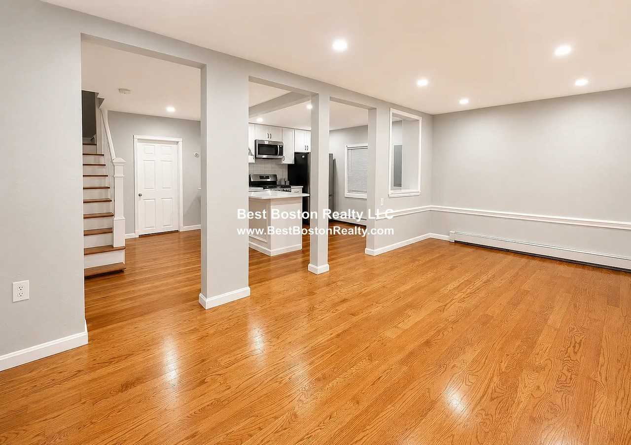25 Alice St #1F - Photo 2 of 14