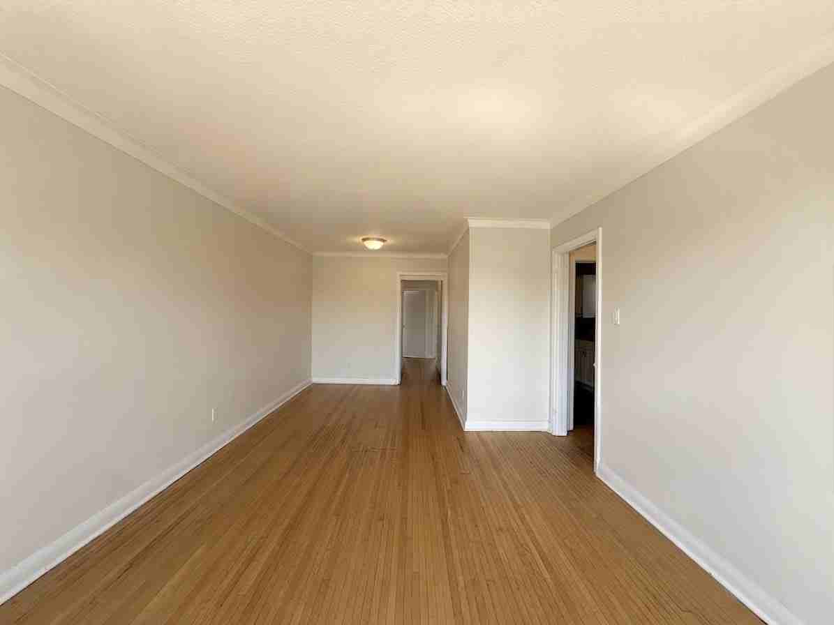 82 Lanark Ave - Photo 5 of 27