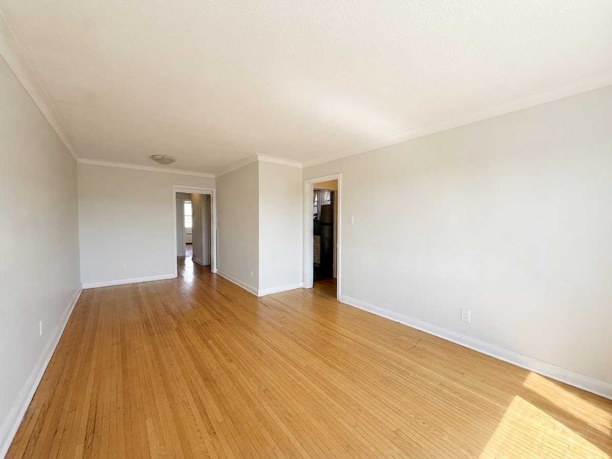 82 Lanark Ave - Photo 6 of 27