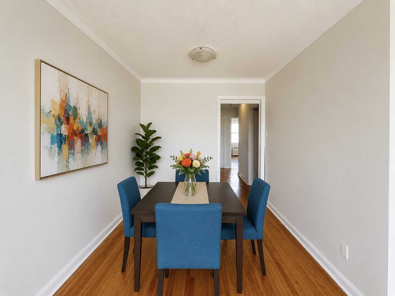82 Lanark Ave - Photo 7 of 27