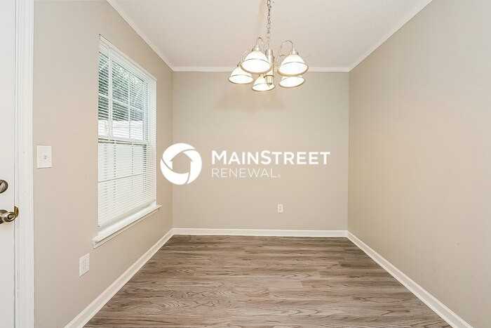 405 Kendall Ln - Photo 6 of 17