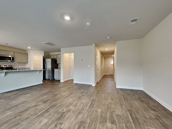 129 Boat Club Ln - Photo 4 of 24