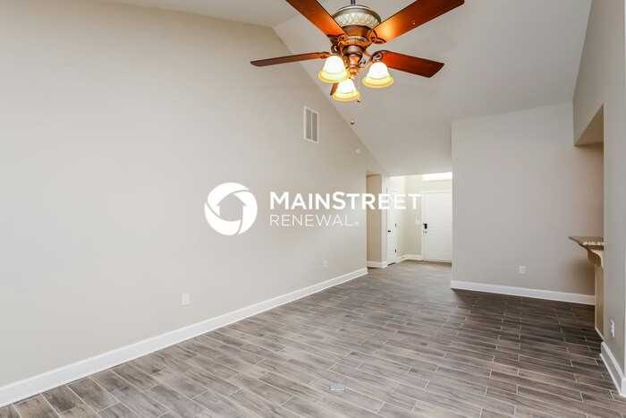 219 Jacob Dr - Photo 3 of 16