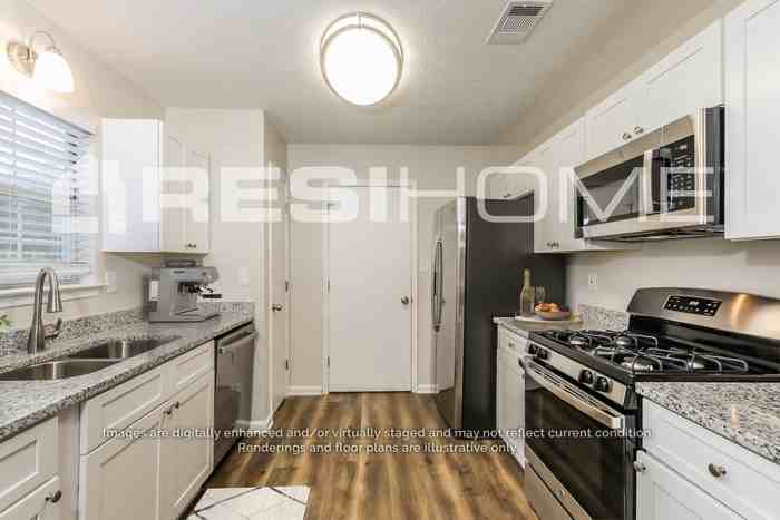 165 Forest Pl - Photo 2 of 13