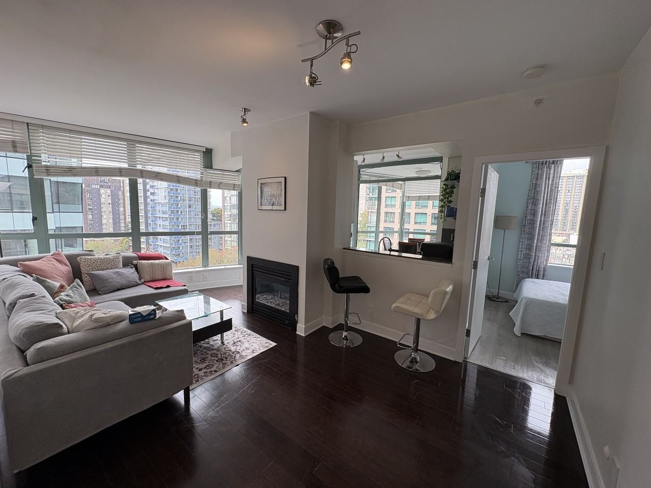 1238 Burrard Street #904 - Photo 4 of 37