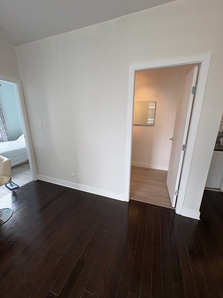 1238 Burrard Street #904 - Photo 5 of 37