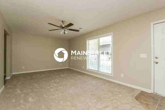 616 Hunters Cove Ln - Photo 4 of 15