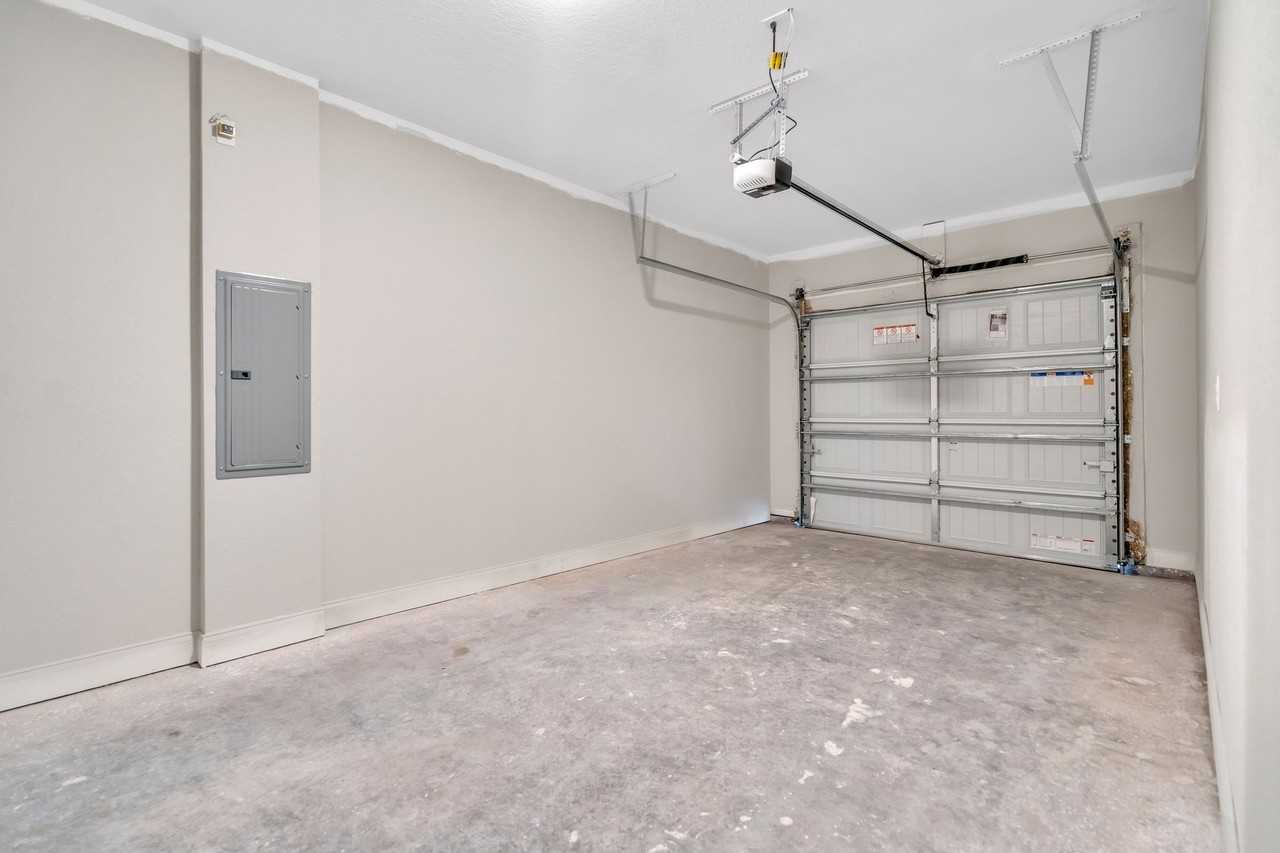520 N 1st Ave #520TH - Photo 3 of 18