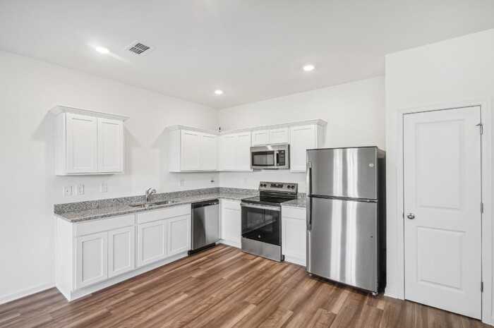 116 Saginaw Ct - Photo 6 of 24