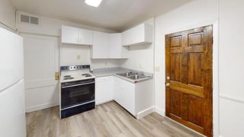 featured image of 815 N 16th St #2