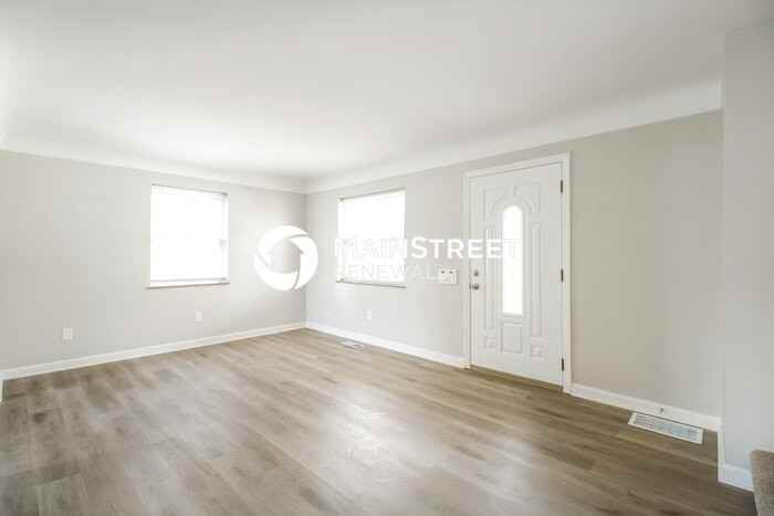 2160 Sylved Ln - Photo 3 of 18