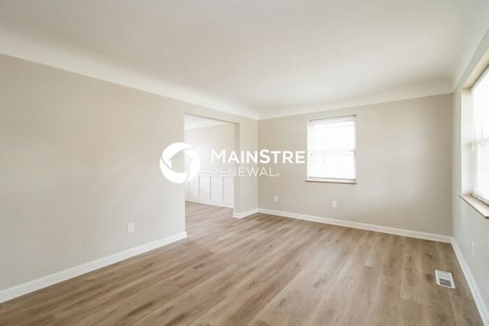 2160 Sylved Ln - Photo 4 of 18