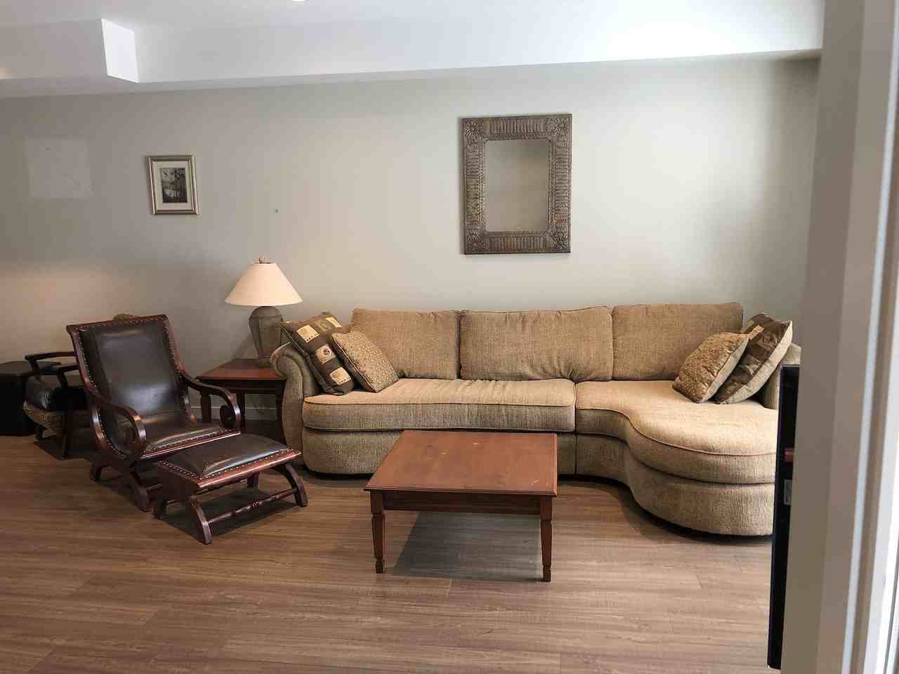 9512 71 Ave Nw - Photo 2 of 15