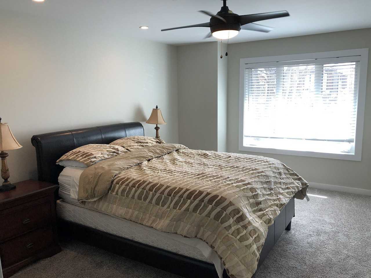 9512 71 Ave Nw - Photo 6 of 15