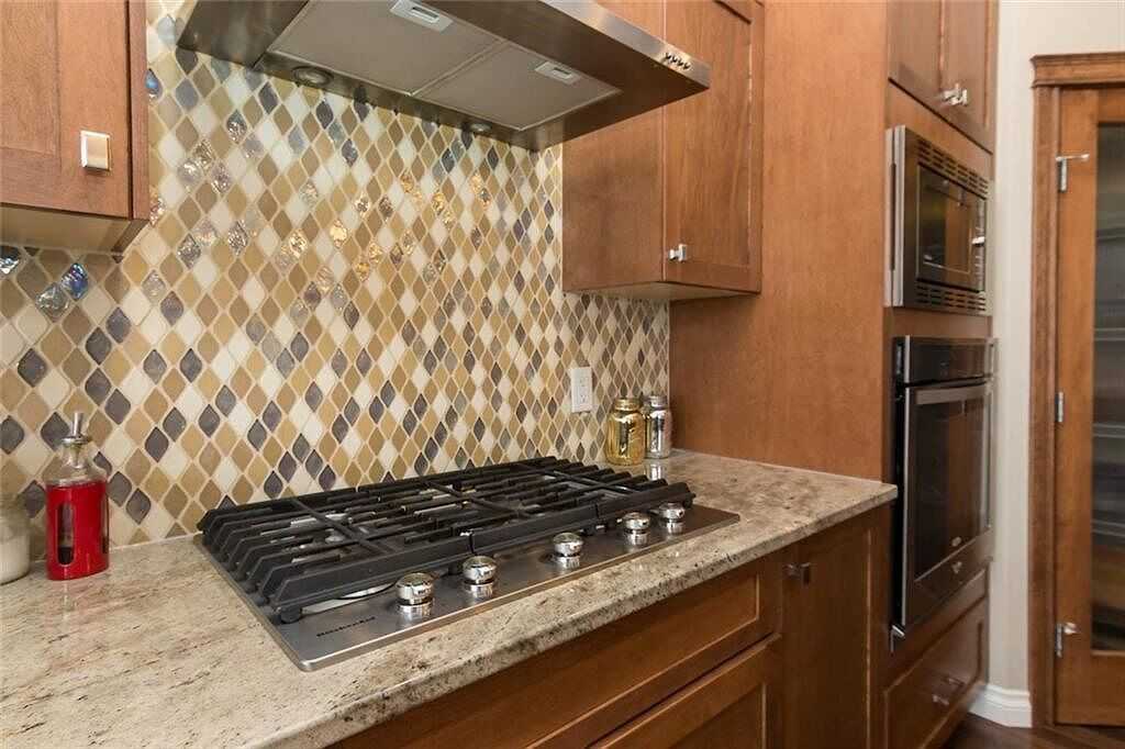 Saddlelake Way - Photo 3 of 34