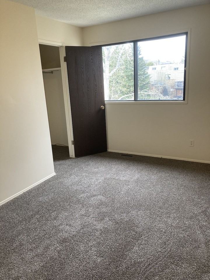 6520 Huntsbay Rd Nw - Photo 6 of 9