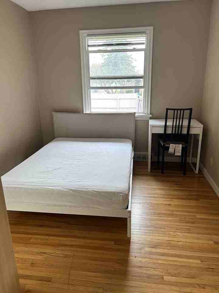 2405 25 Ave Nw - Photo 4 of 27