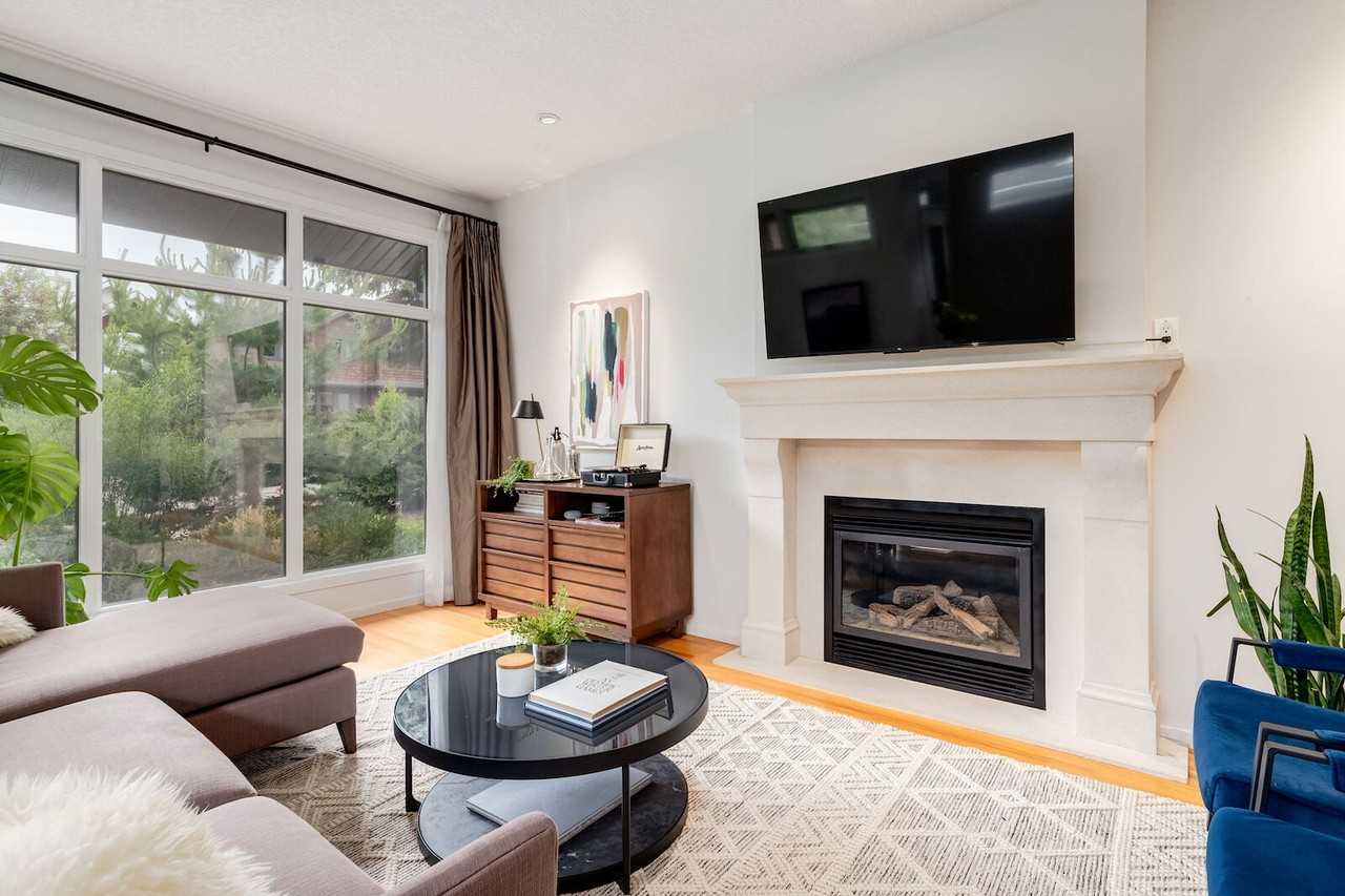 2220 27 St Sw - Photo 4 of 50