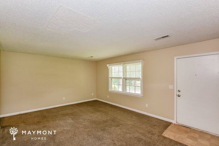 121 Greenwood Cir - Photo 6 of 12